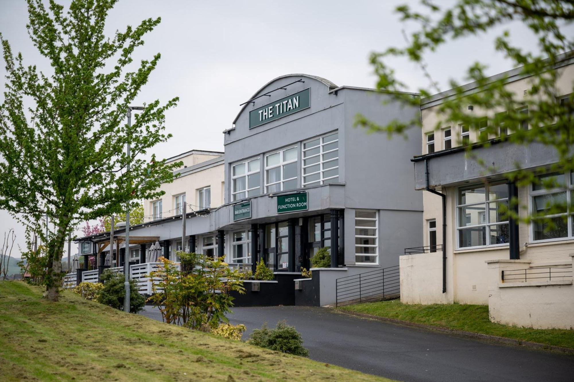 Hotel The Titan Clydebank Exterior foto