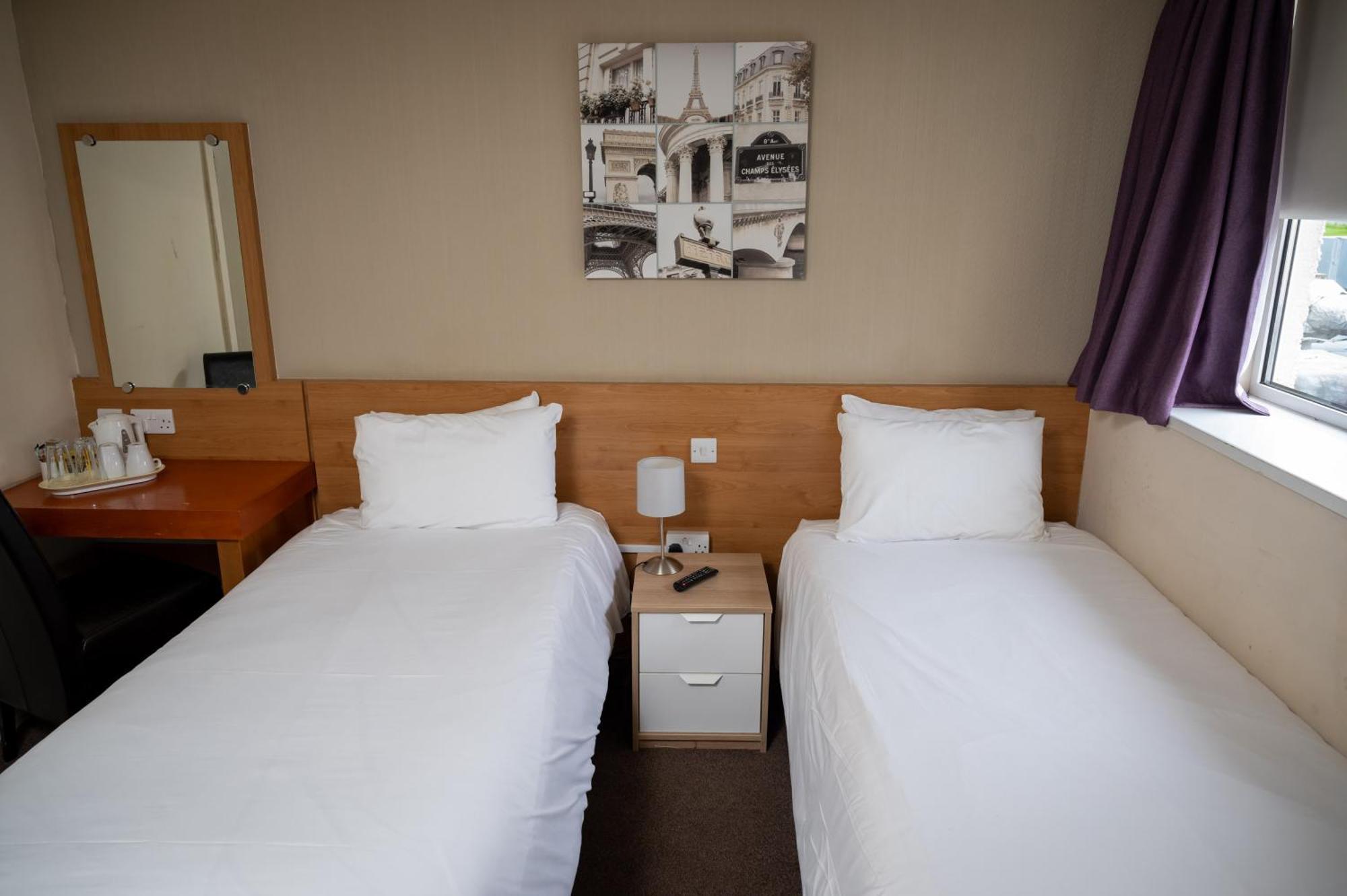Hotel The Titan Clydebank Exterior foto