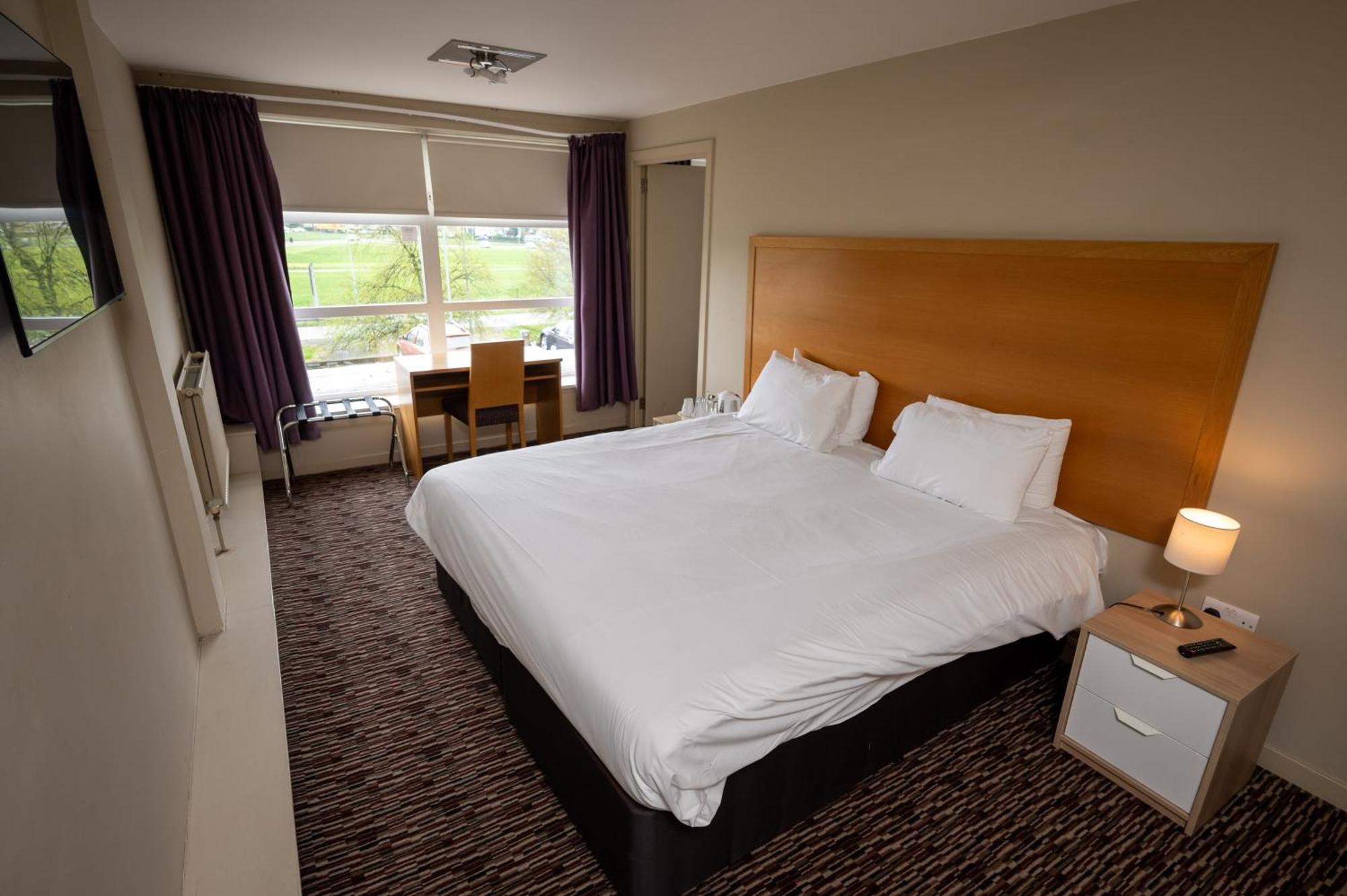 Hotel The Titan Clydebank Exterior foto